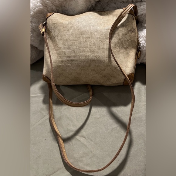 Authentic vintage Gucci Small Shoulder Bag, GG logo - Serial number 007-115-0093 - Picture 2 of 11